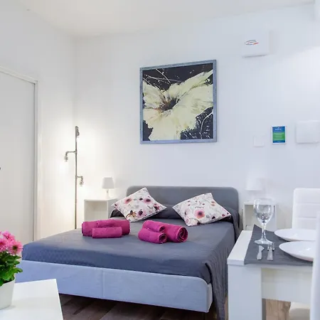 Garden City House Roma - Casa con giardino privato-3